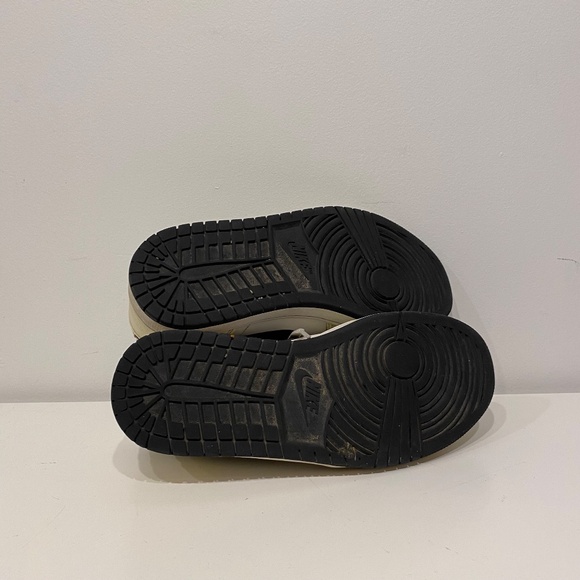 Nike Jordan 1 Mid Coconut Milk in US 9 - Picture 6 of 6